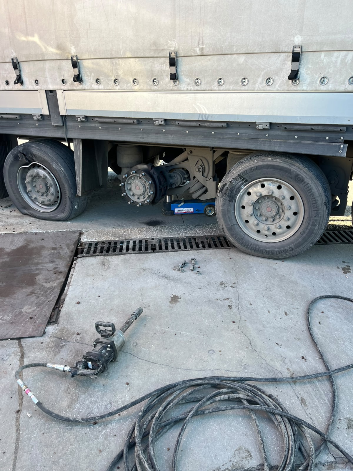 Koçlas Oto Lastik Yol Yardım 